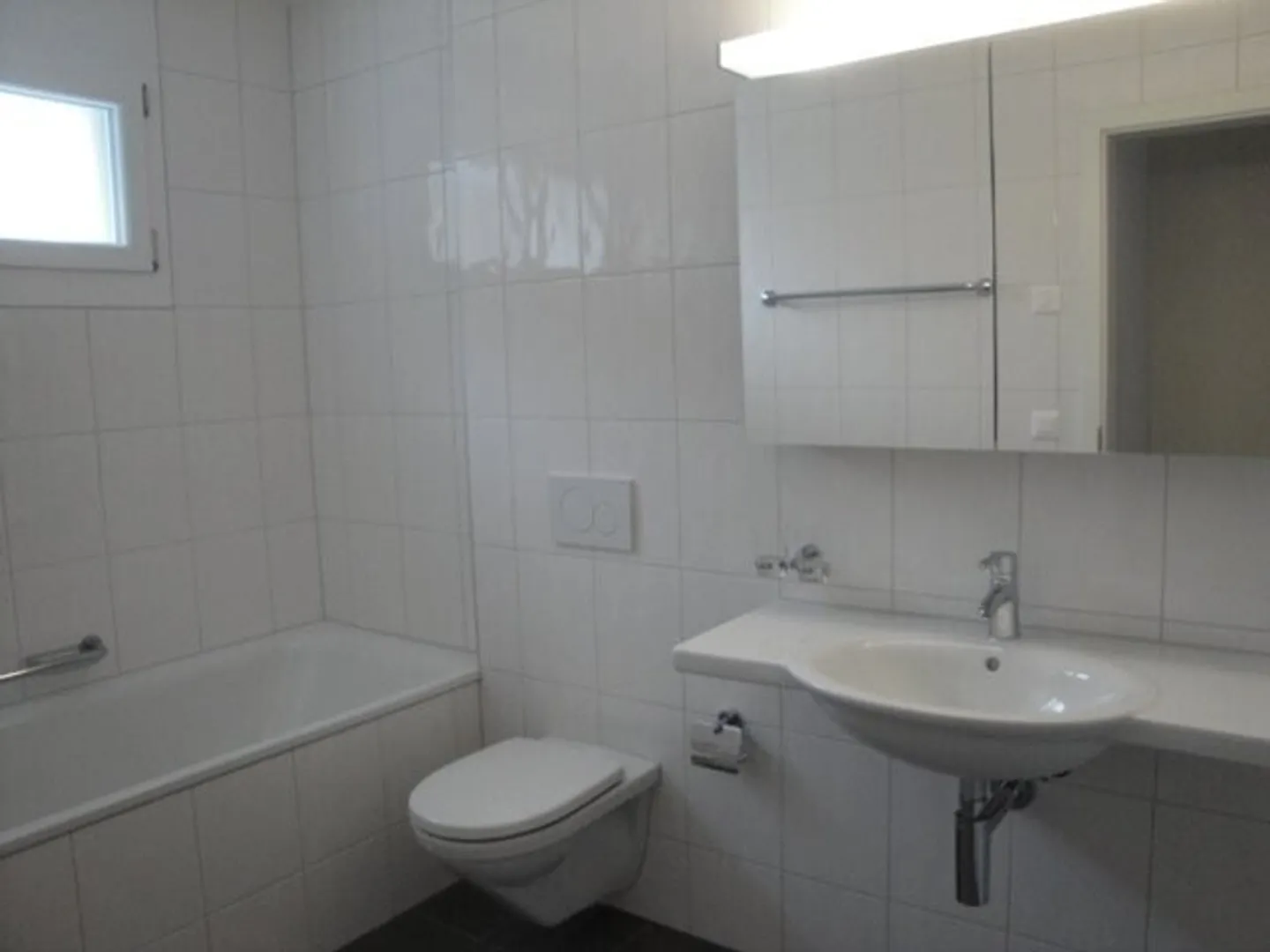 Appartamento attico moderno di 4,5 stanze a Boll - Foto 4 di 4