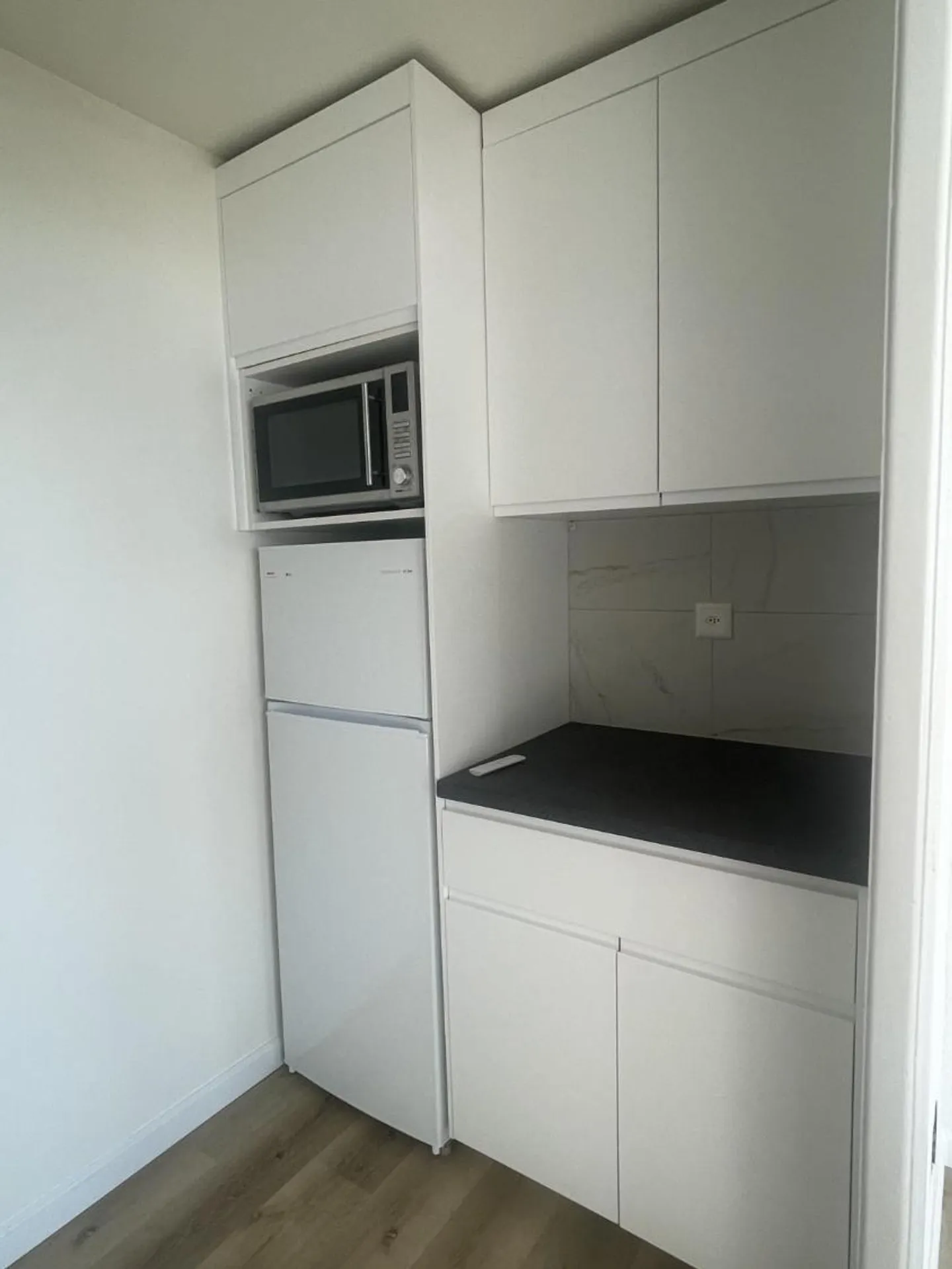 2.5 ROOM APARTMENT WITH LAKE VIEW AND CASTLE VIEW - Photo 4 of 8