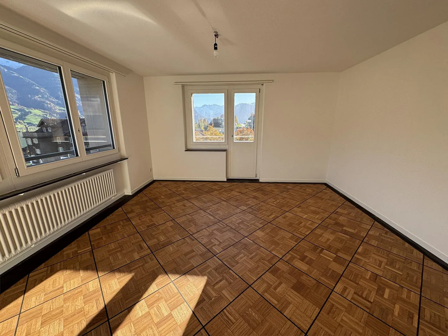 Ancienne Poste de Wilen - appartement rénové de 3,5 pièces avec vue sur le lac - Photo 2 sur 8