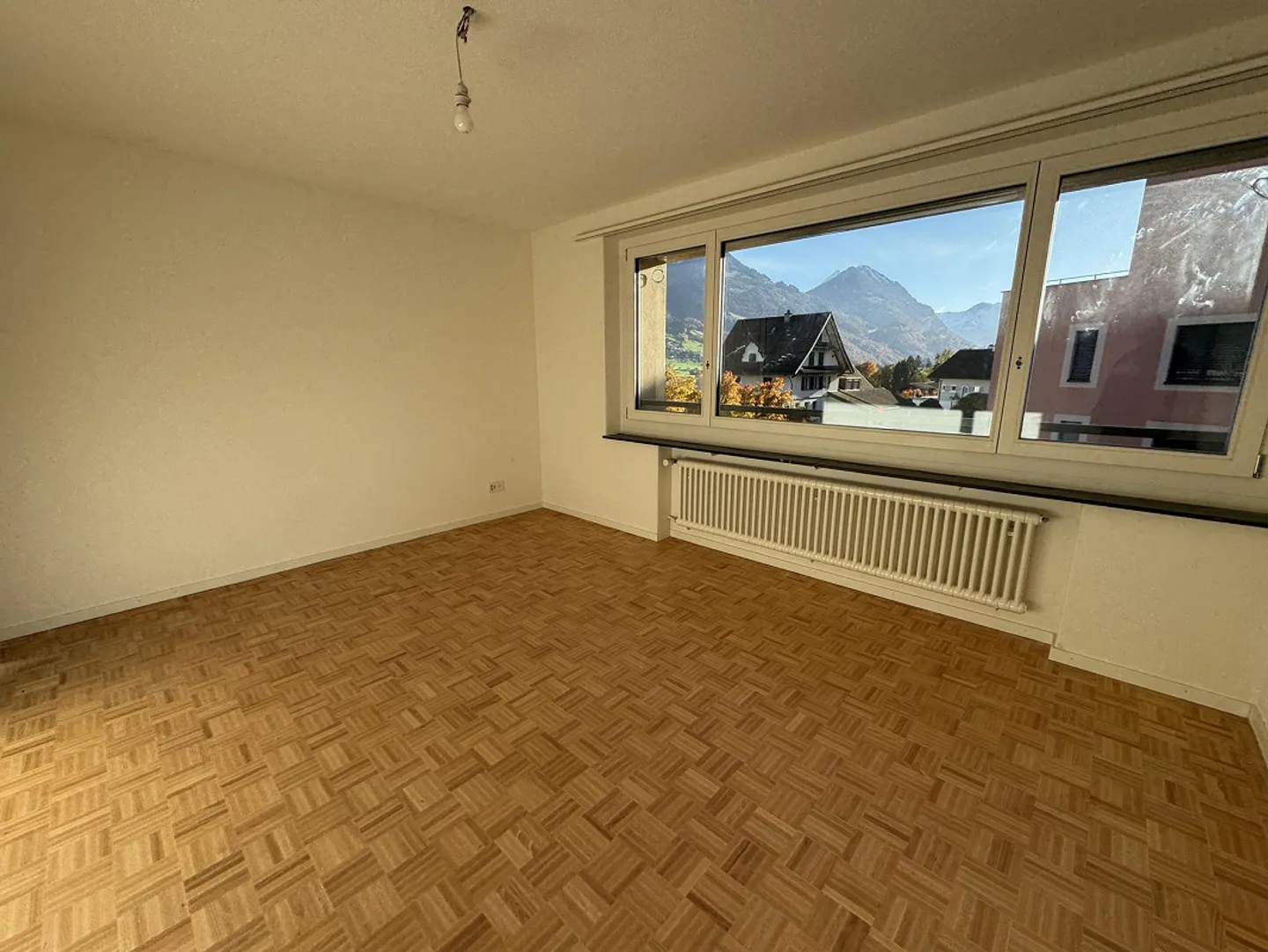 Ancienne Poste de Wilen - appartement rénové de 3,5 pièces avec vue sur le lac - Photo 3 sur 8