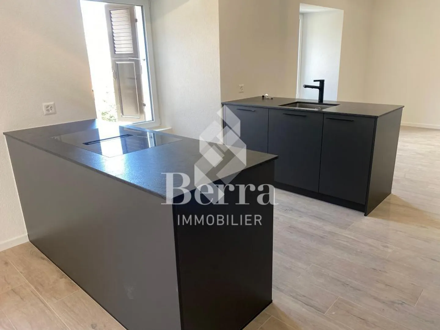 Duplex de 4.5 pièces + parcelle constructible de 400 m2 - Photo 3 sur 13