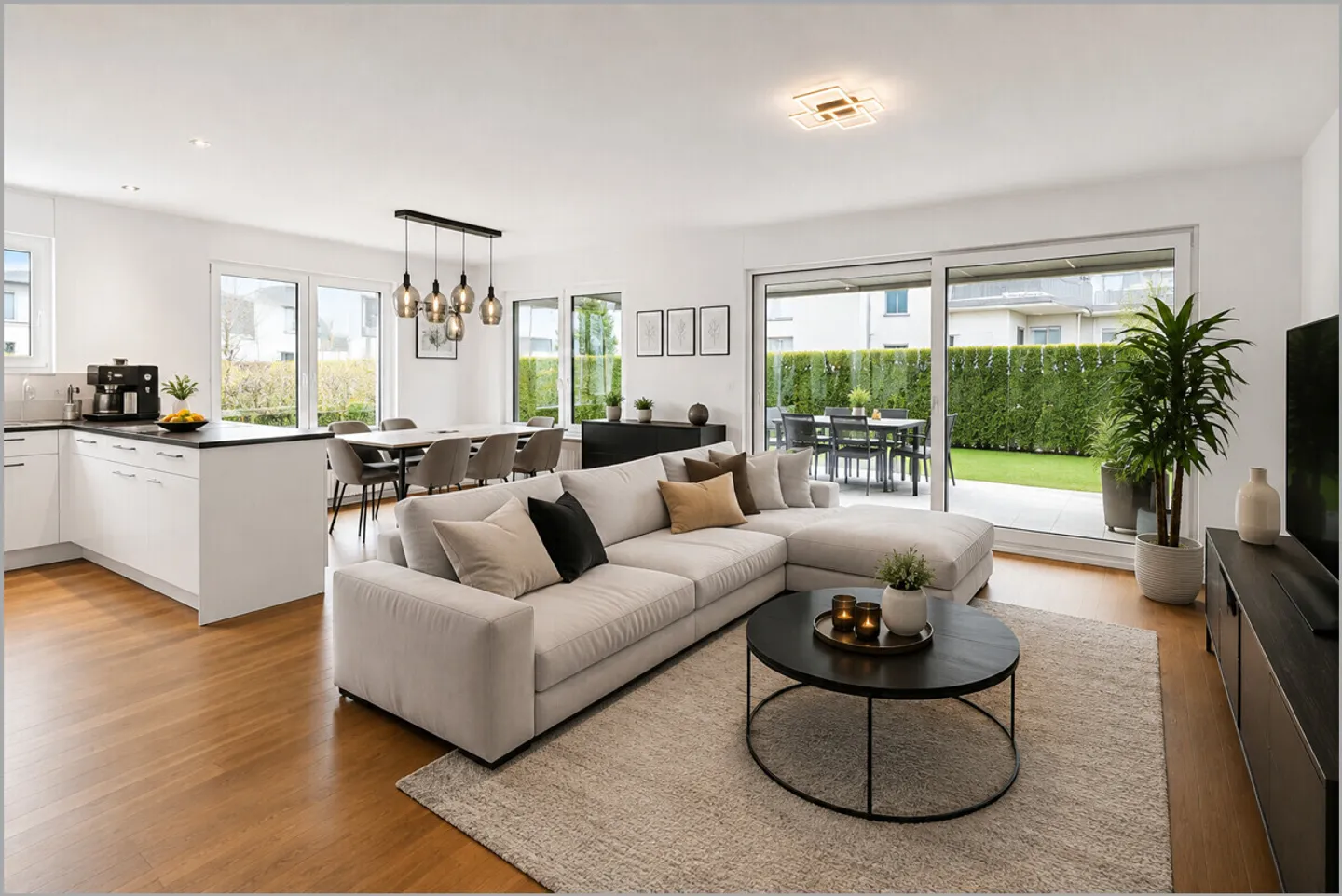 Living like in your own house - spacious garden apartment in Rheineck - Photo 1 of 13