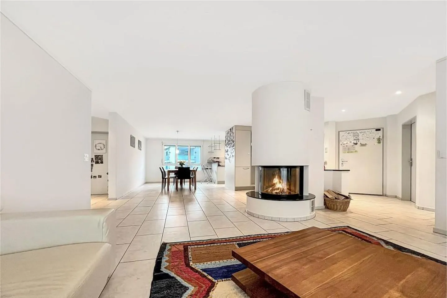 Modern attractive 4 ½-room apartment with balcony in a central location - Photo 1 of 4