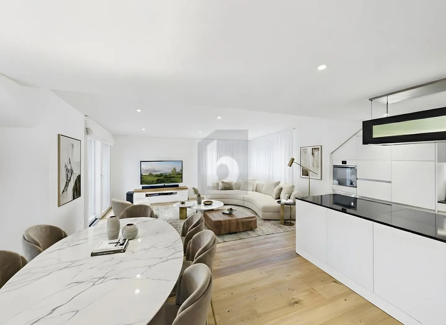 MODERN, QUIET AND FAMILY-FRIENDLY - Photo 1 of 6