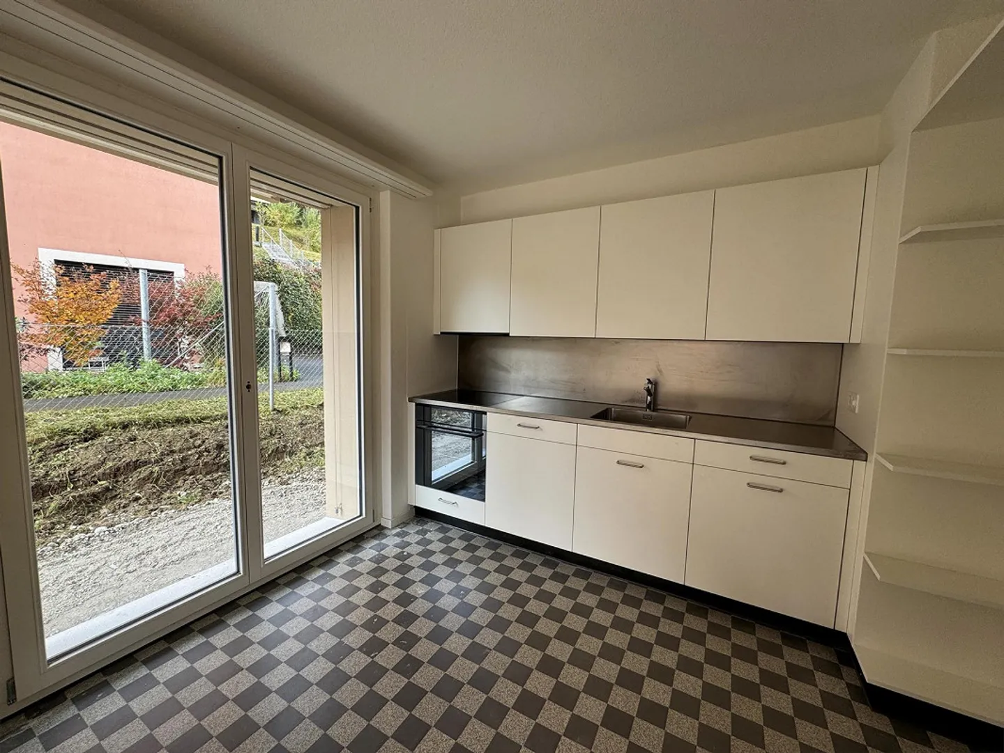 Ancienne Poste de Wilen - appartement rénové de 4,5 pièces avec espace jardin - Photo 3 sur 6