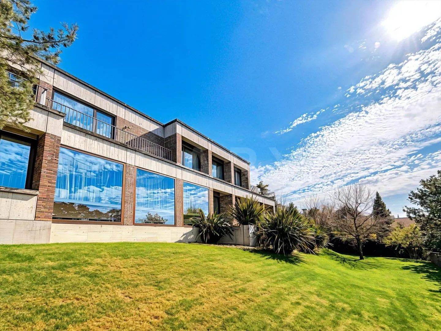 Extraordinary Property on Lake Geneva - Photo 3 of 7