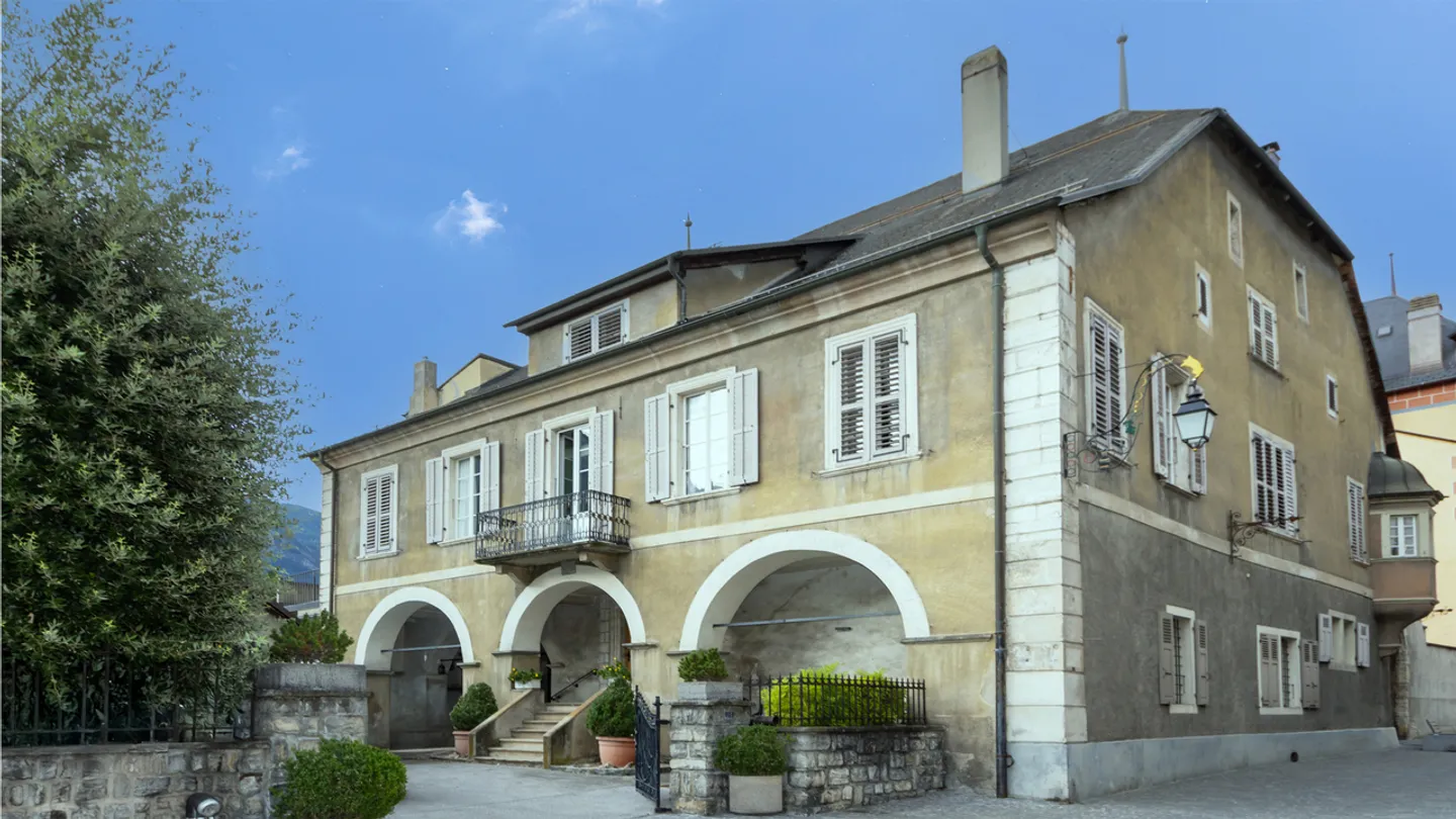 Appartement de maître extraordinaire au cœur de Sierre - Photo 1 sur 13