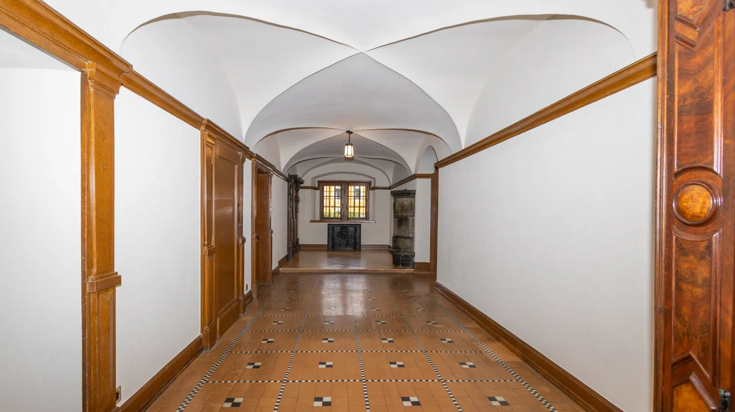 Appartement de maître extraordinaire au cœur de Sierre - Photo 2 sur 13