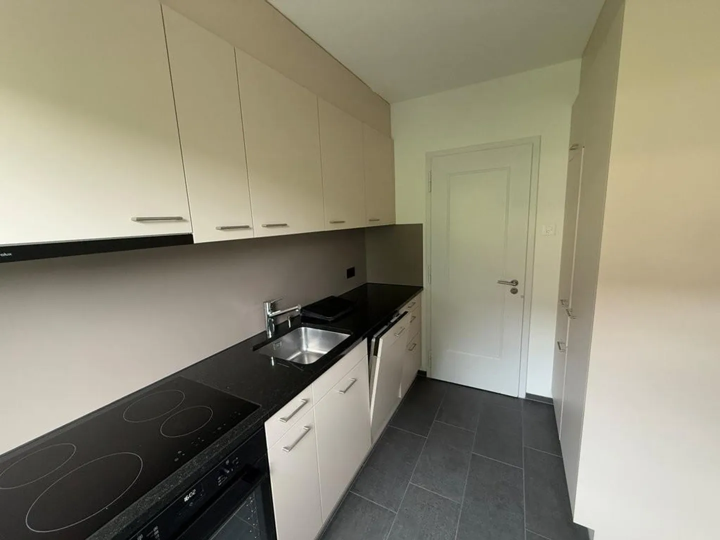 Modern Living in Liebefeld - Photo 1 of 10