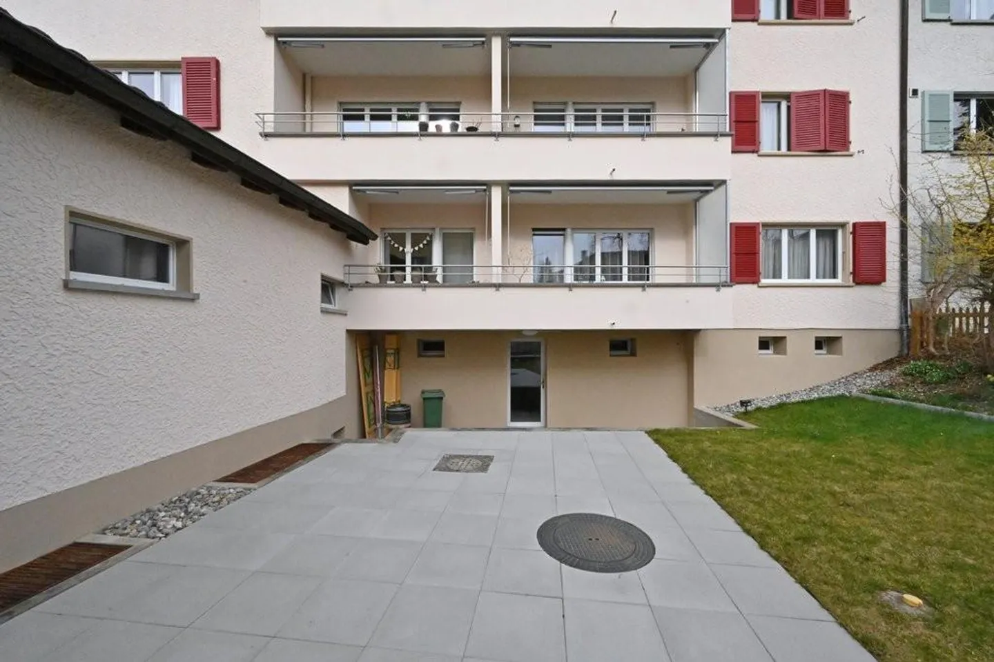 Modern Living in Liebefeld - Photo 7 of 10