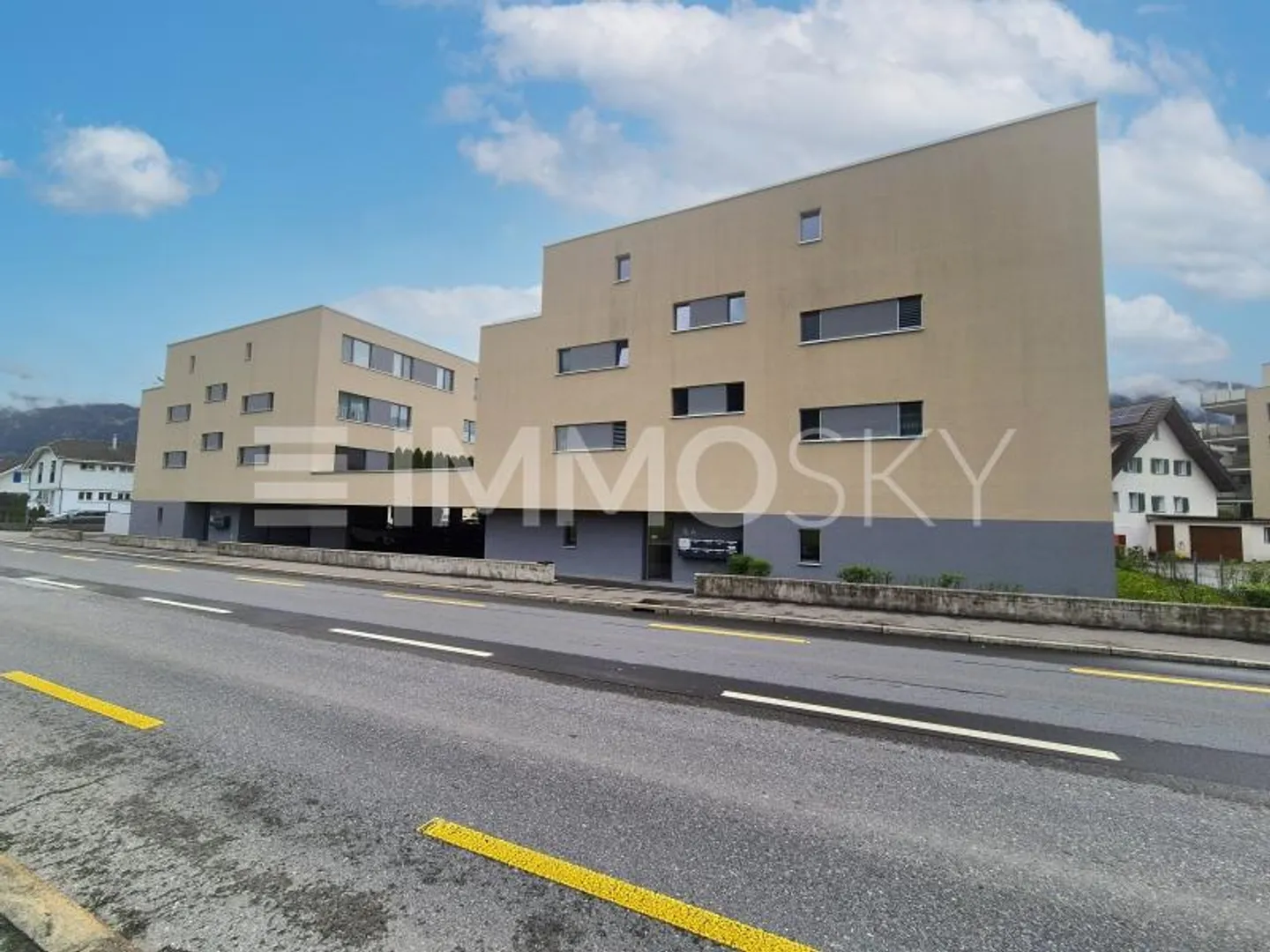 Bonheur de vivre lumineux dans un quartier résidentiel bien entretenu - Photo 1 sur 6