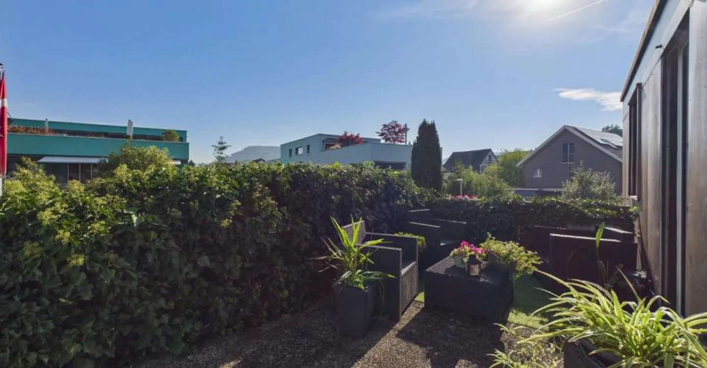 Jardin spacieux, environnement calme et familial, balcon, cave et parking garage ! - Photo 7 sur 9