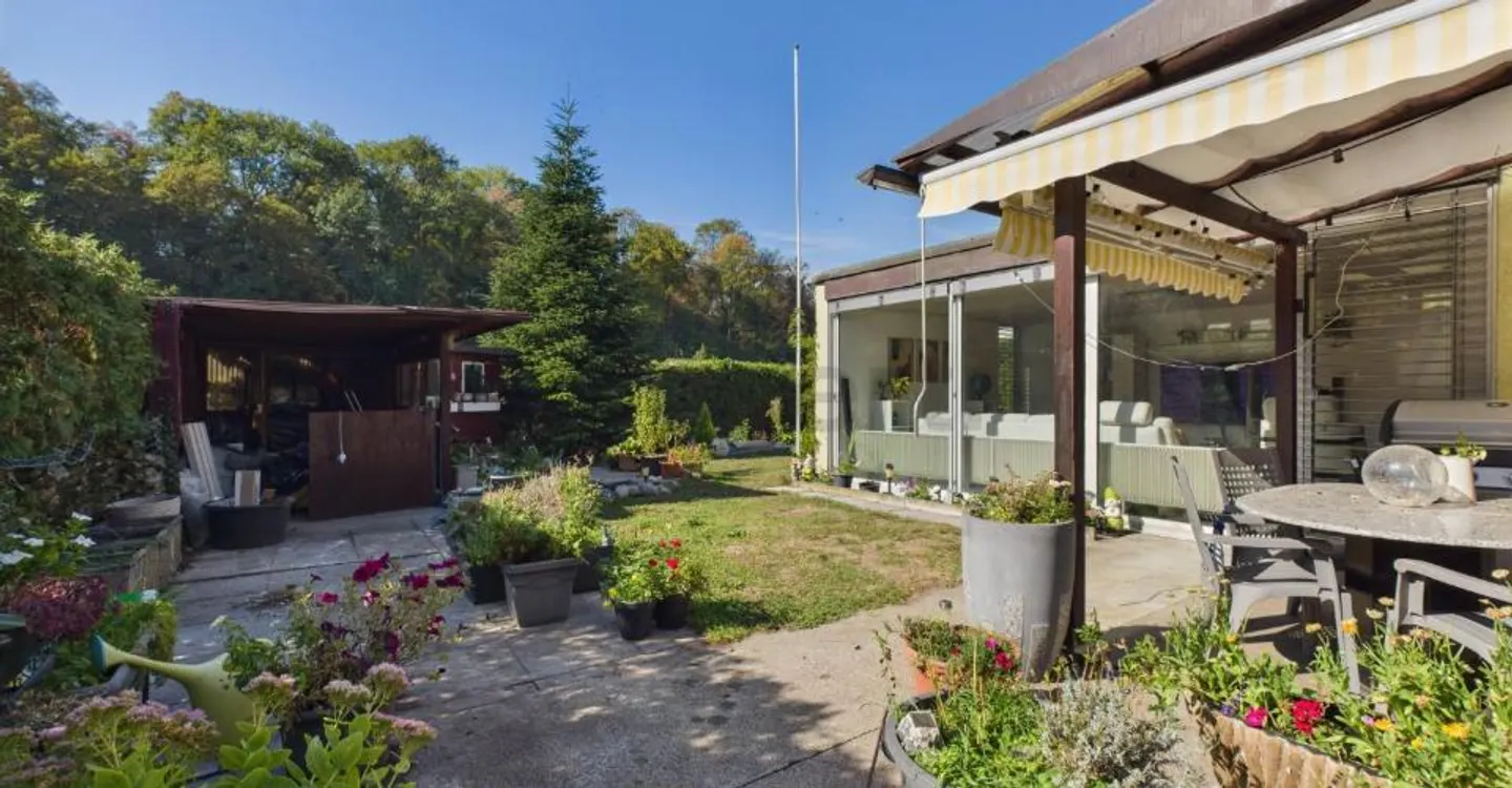 Jardin spacieux, environnement calme et familial, balcon, cave et parking garage ! - Photo 8 sur 9