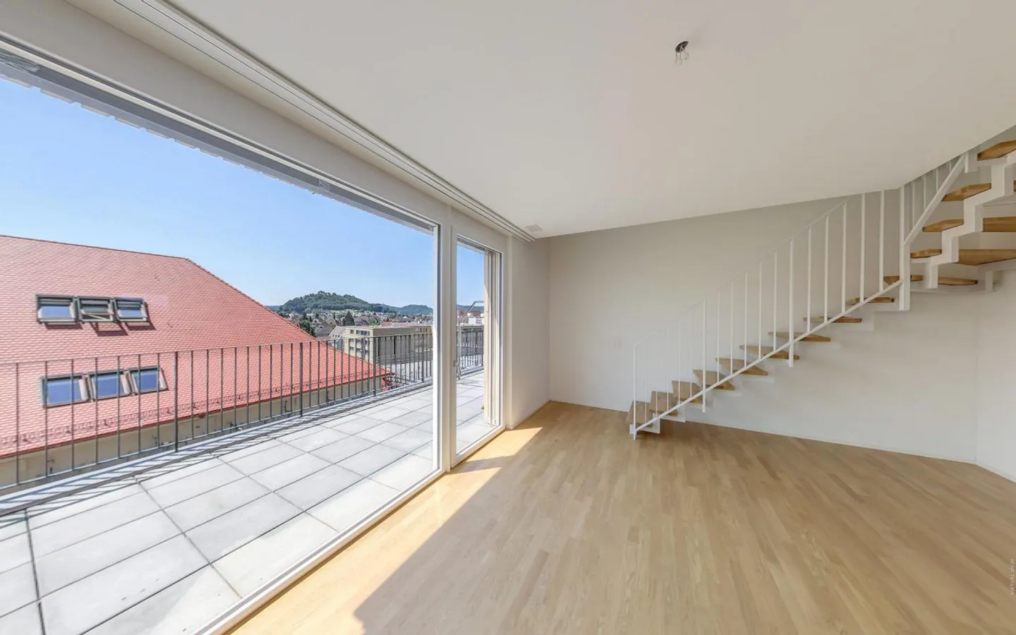 Vivre avec style et confort - Appartement de 3,5 pièces près de la gare - Photo 2 sur 6