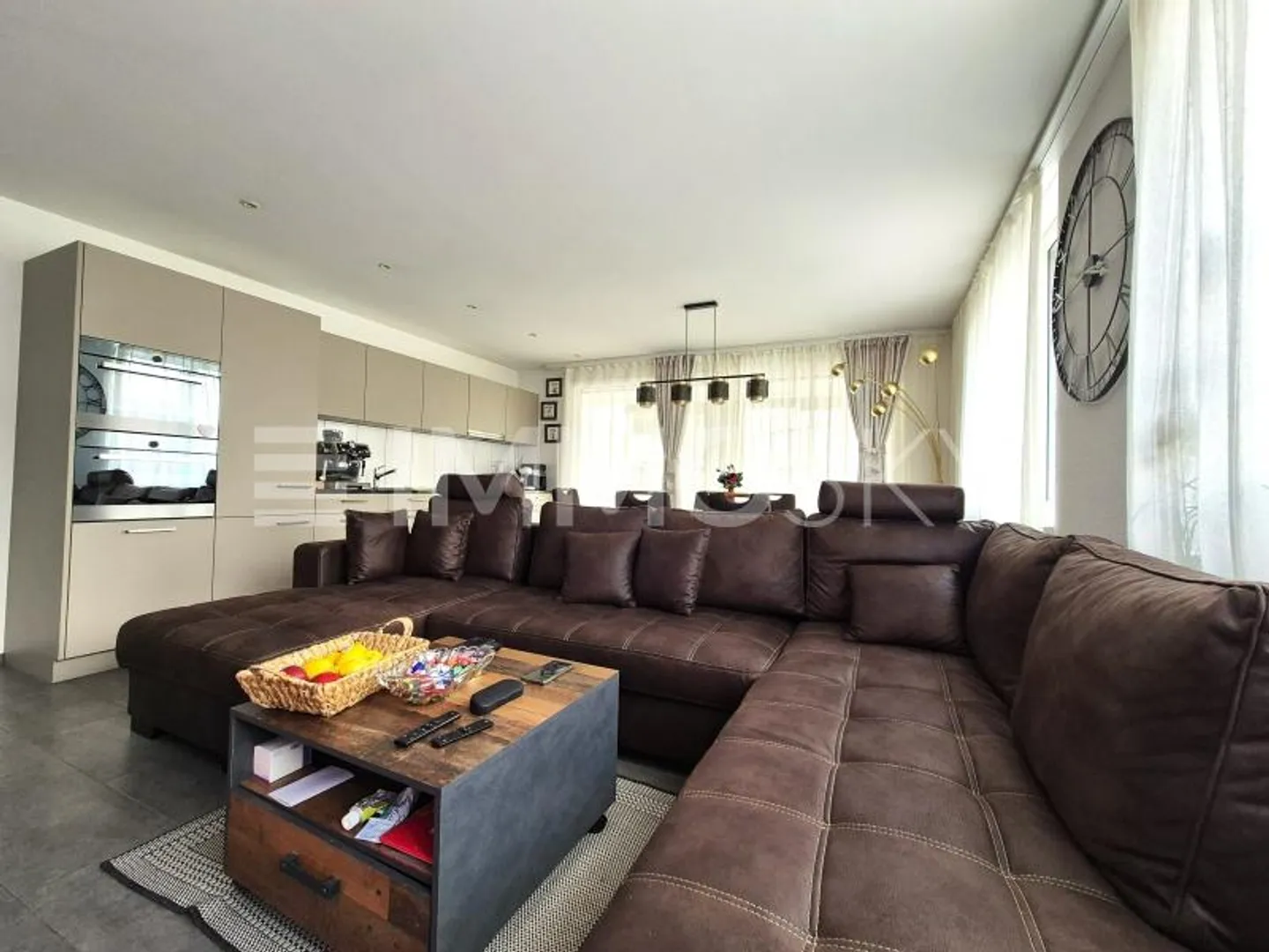 Bonheur de vivre lumineux dans un quartier résidentiel bien entretenu - Photo 3 sur 6