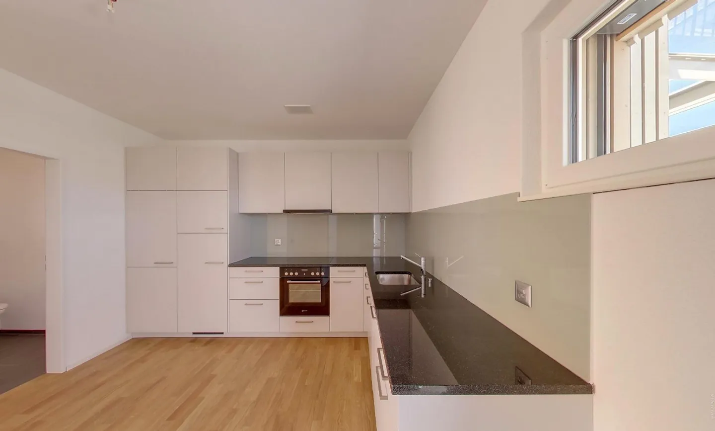 Vivre avec style et confort - Appartement de 3,5 pièces près de la gare - Photo 4 sur 6