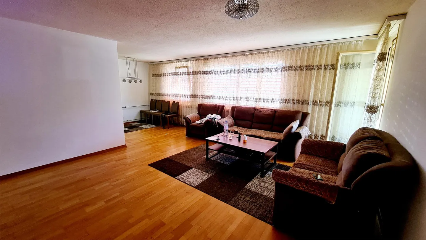 Charming 3.5-room apartment with balcony in Degersheim - Photo 1 of 6