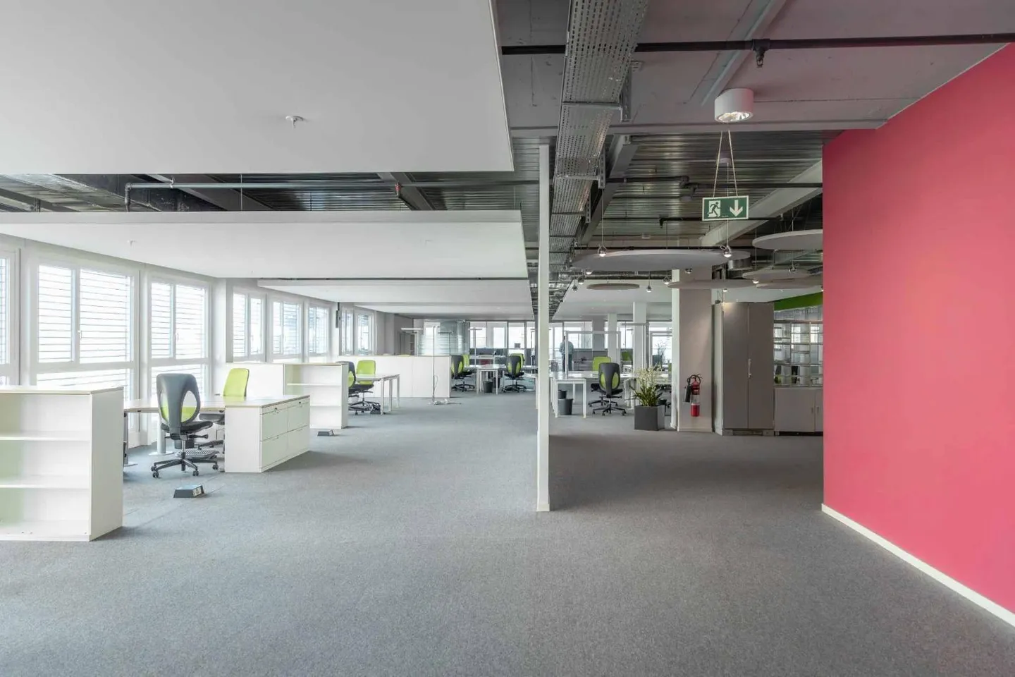 Office Space - 1,500 m² in the Center of Geneva - Photo 4 of 5