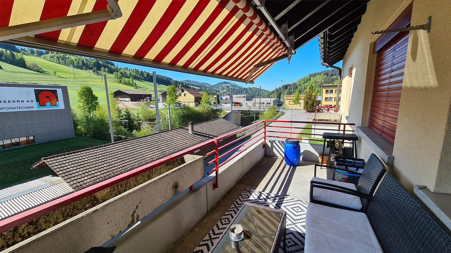 Charming 3.5-room apartment with balcony in Degersheim - Photo 6 of 6