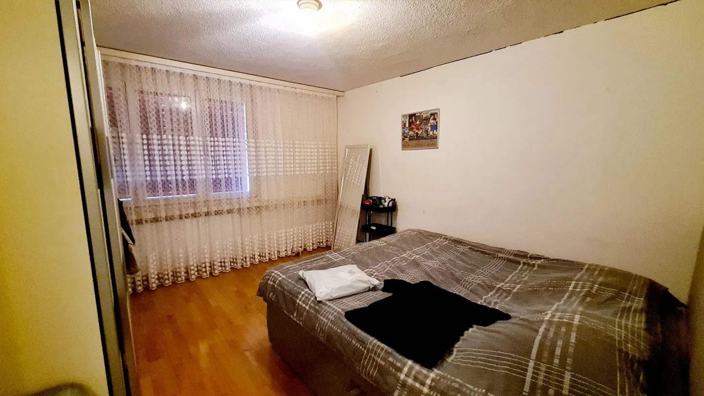 Charming 3.5-room apartment with balcony in Degersheim - Photo 5 of 6