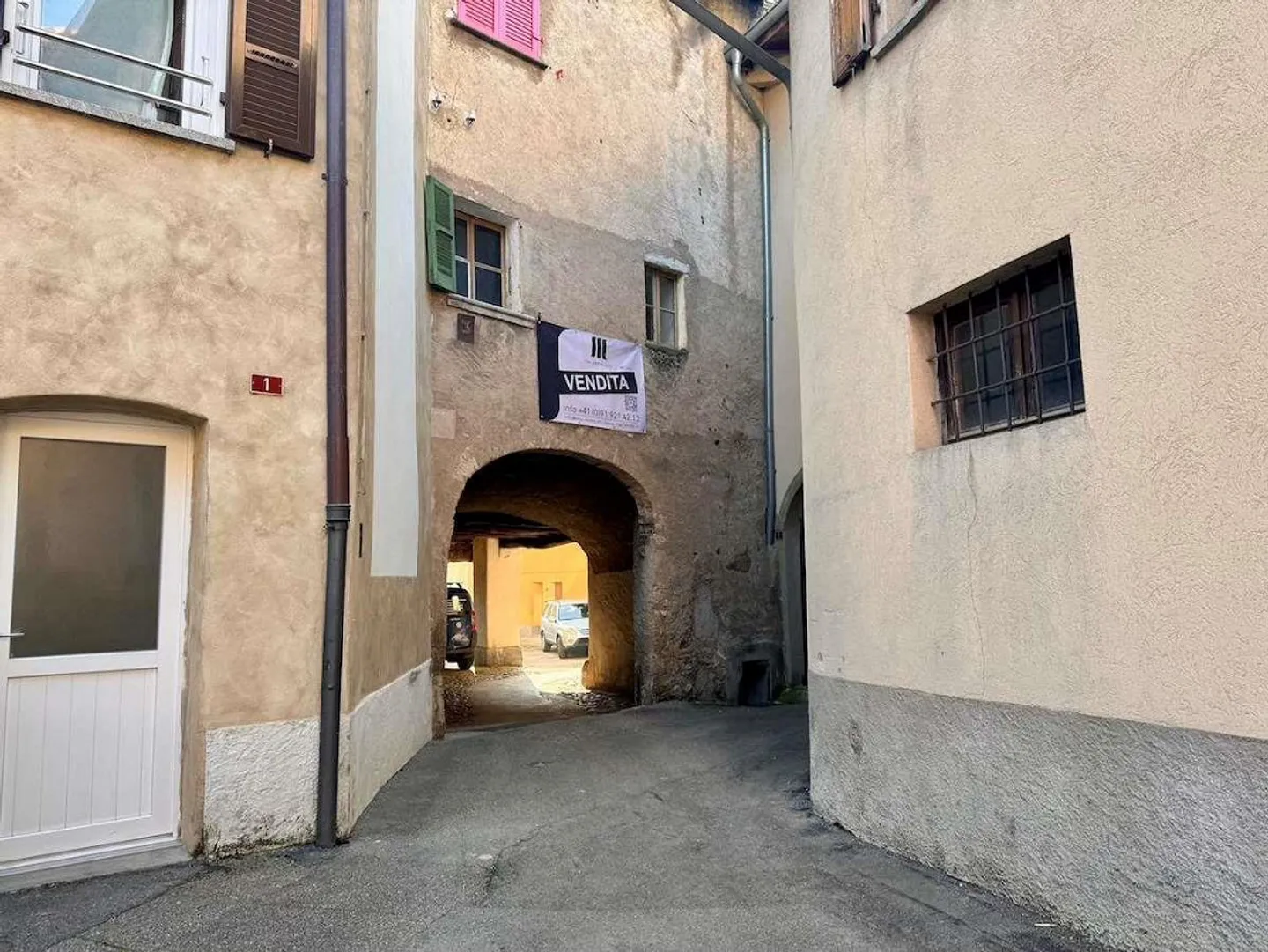 Casa storica in vendita a Rancate - Foto 1 di 13