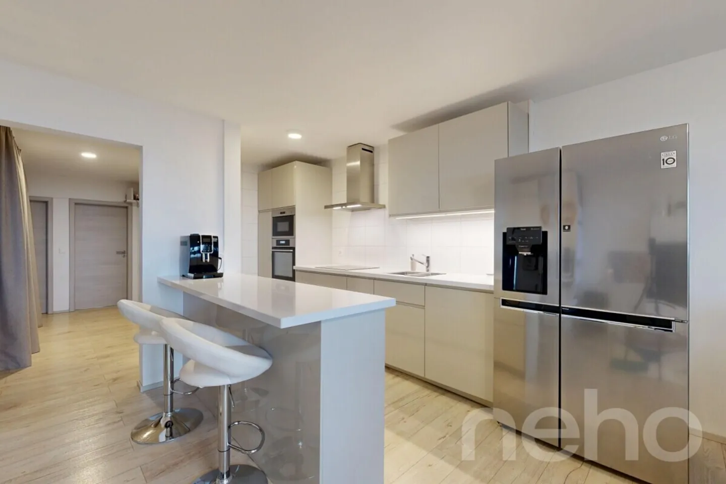 Renovated Apartment with Lake View - Photo 4 of 12