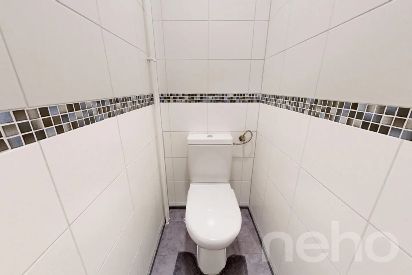 Renovated Apartment with Lake View - Photo 10 of 12