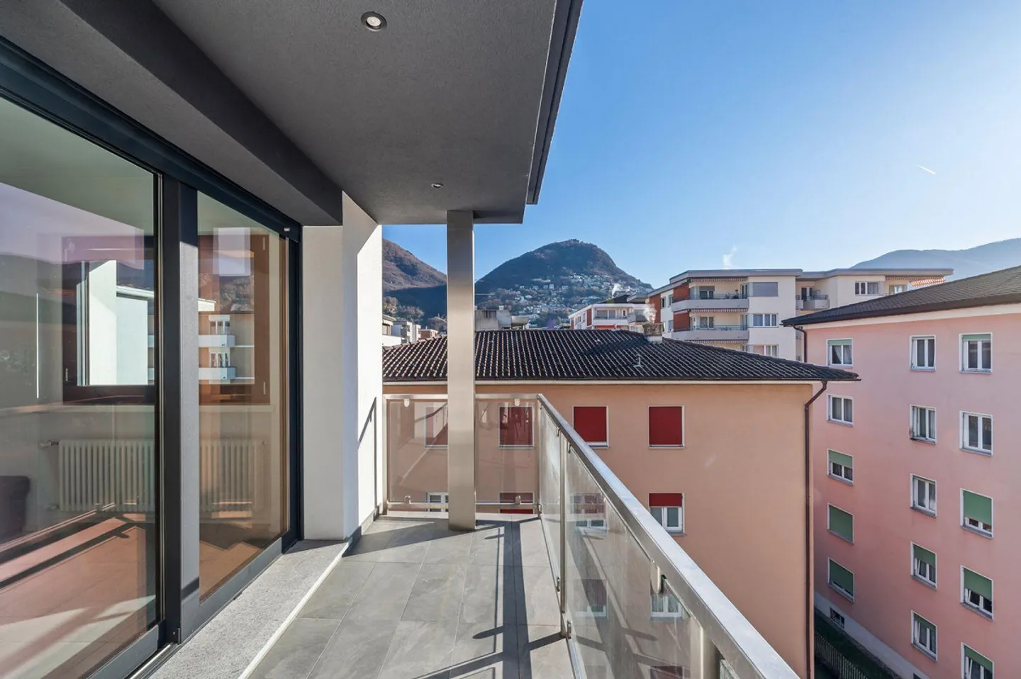 FULLY FURNISHED 4.5-ROOM PENTHOUSE | ATTICO DI 4.5 LOCALI COMPLETAM... - Photo 1 of 9
