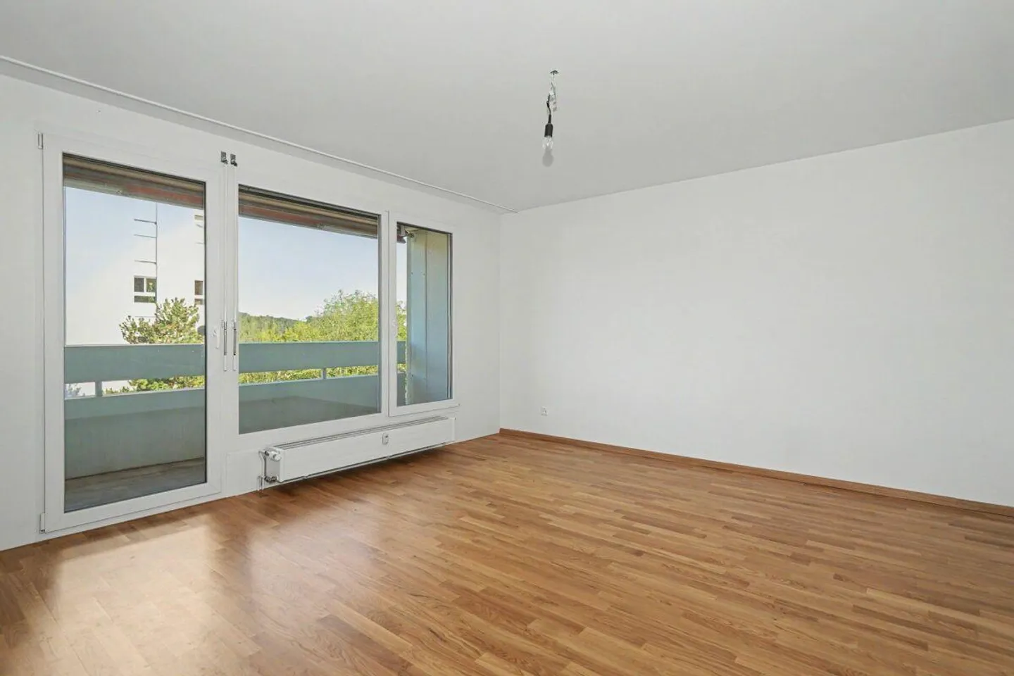 Comfortable living with a view - 2-room apartment in Reinach - Photo 1 of 8