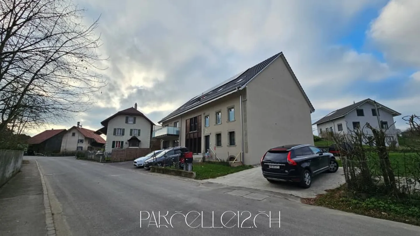 Building with 3 large apartments and 1 studio - renovated - Photo 10 of 11