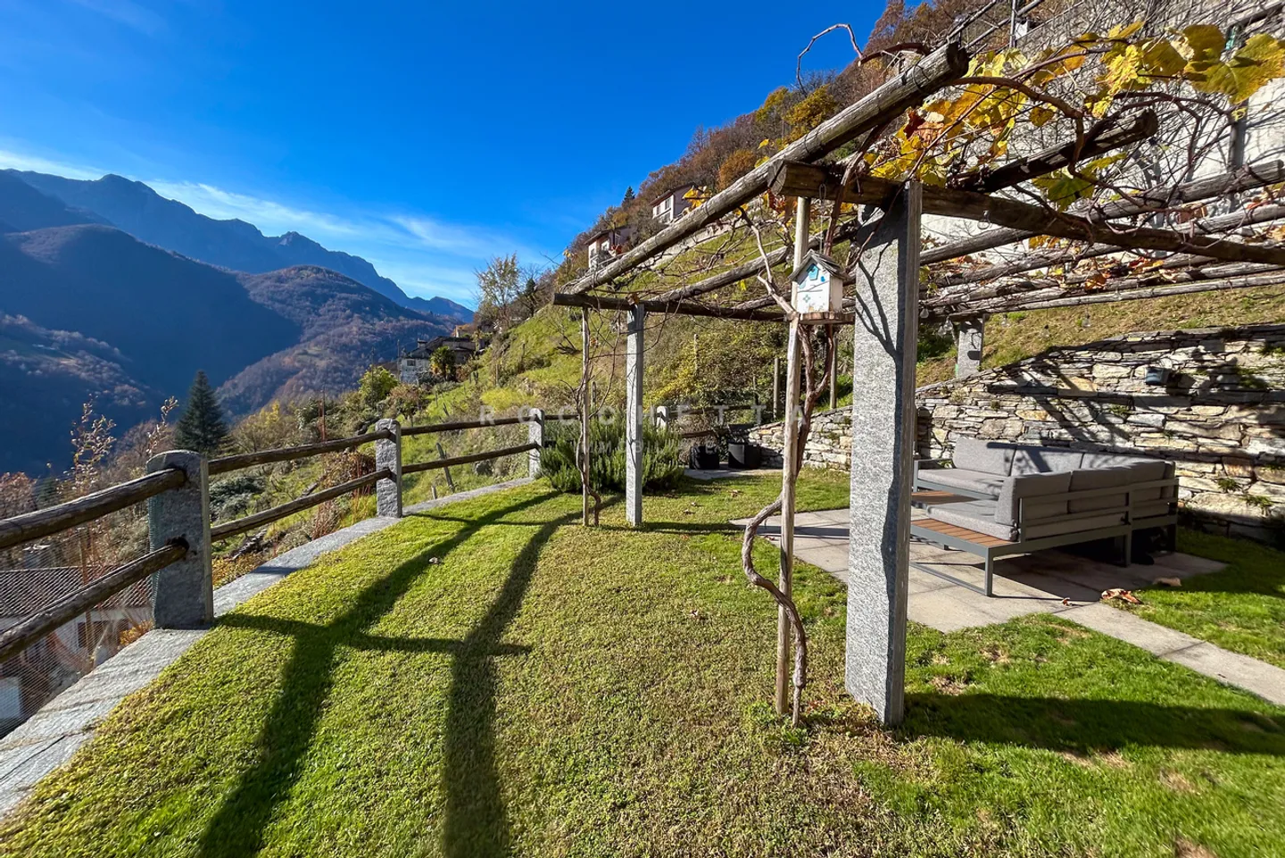 Einfamilienhaus mit viel Sonne und fantastischem Blick ins Grüne - Foto 4 von 7