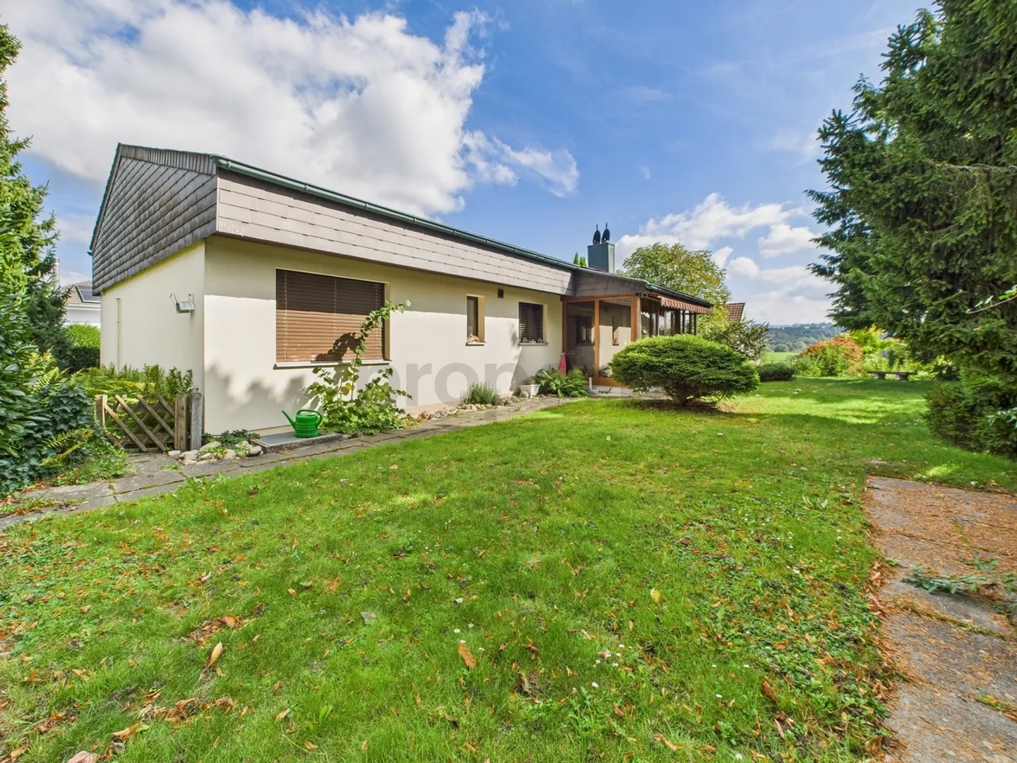 Reserviert! Einfamilienhaus mit grossem Potenzial in Aeschi - Foto 1 von 13