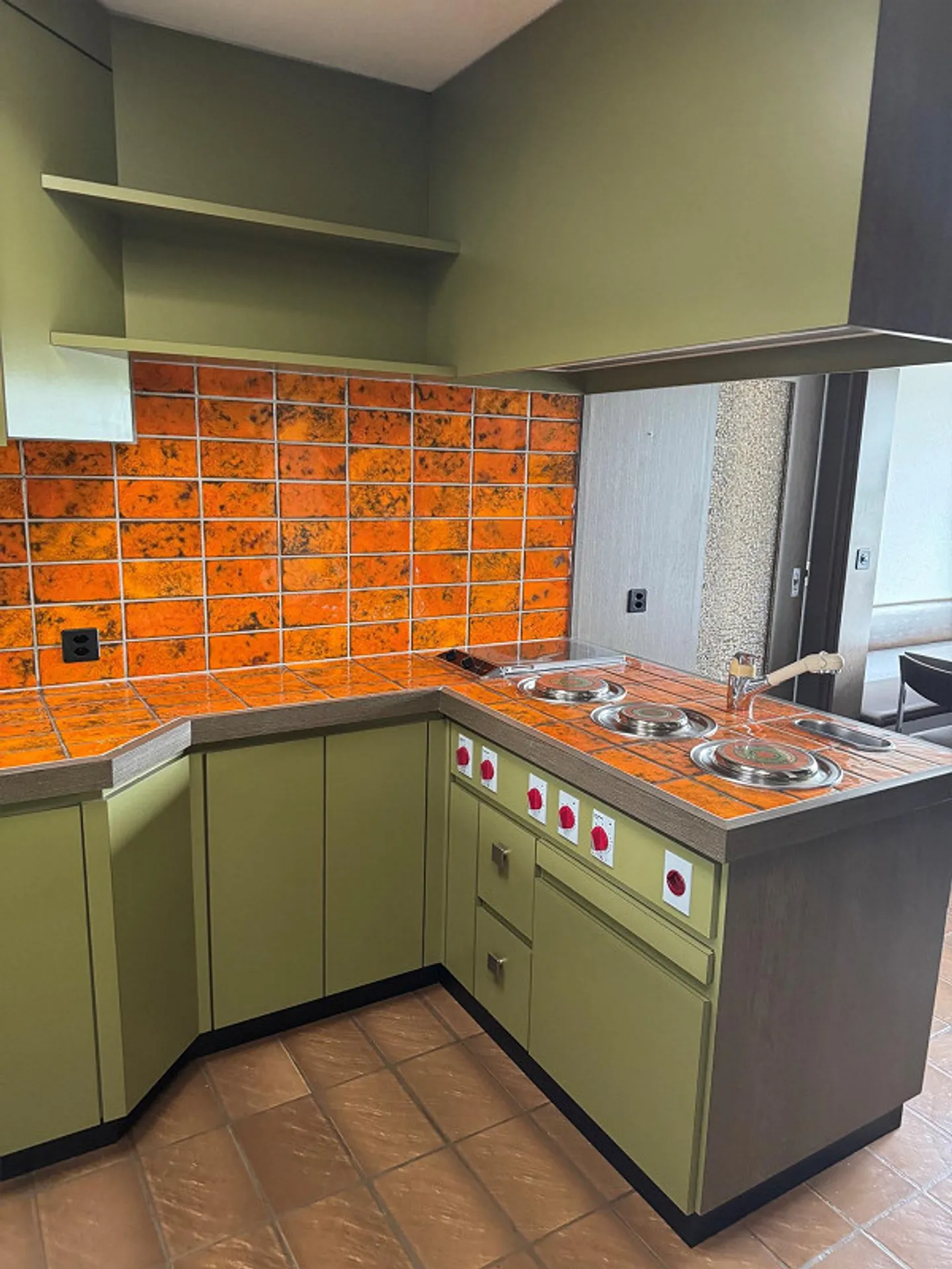 Ampio Appartamento Attico di 5.5 Stanze Vicino alla Scuola - Foto 4 di 11
