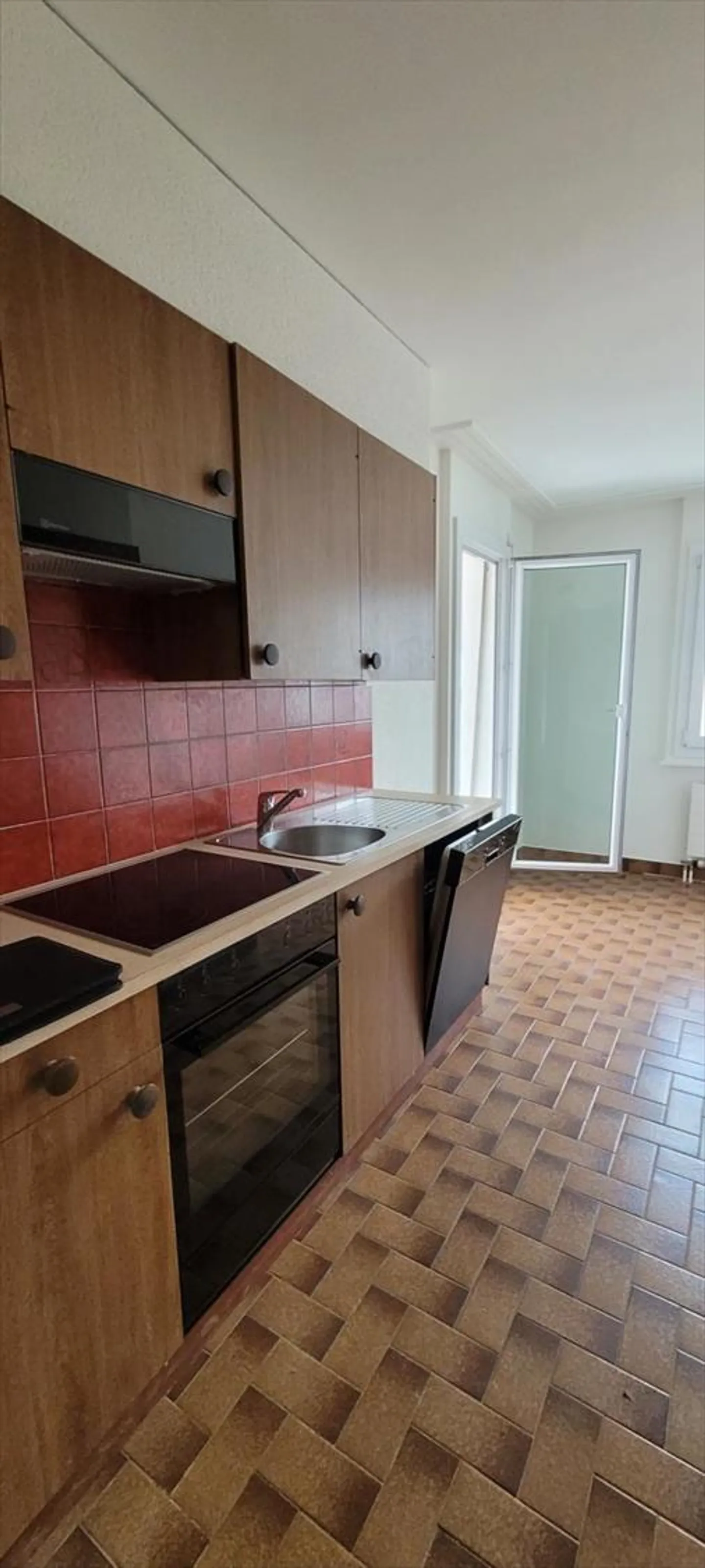 4.5 Room Apartment - Photo 1 of 11