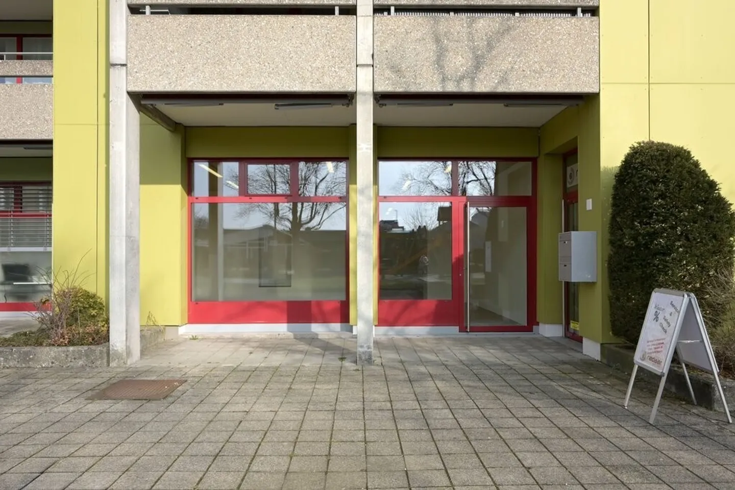 Spazio commerciale o ufficio centrale a Rothrist! - Foto 2 di 7