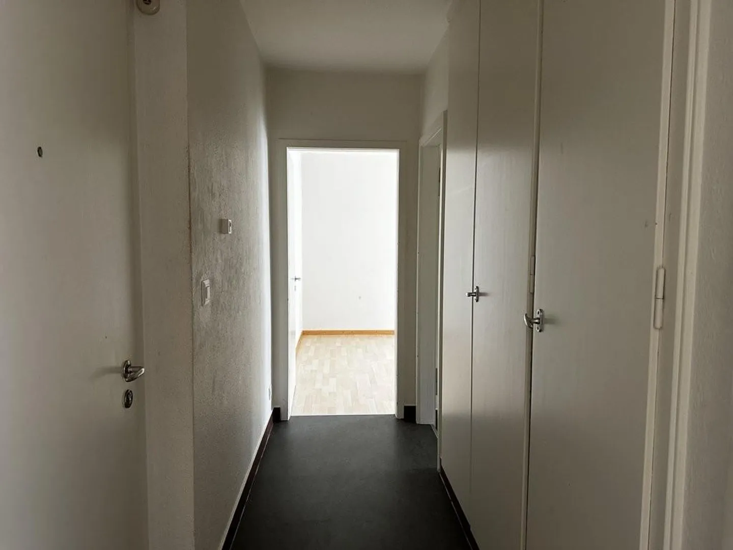 Zentrales Wohnen mit Seenähe - Foto 2 von 7