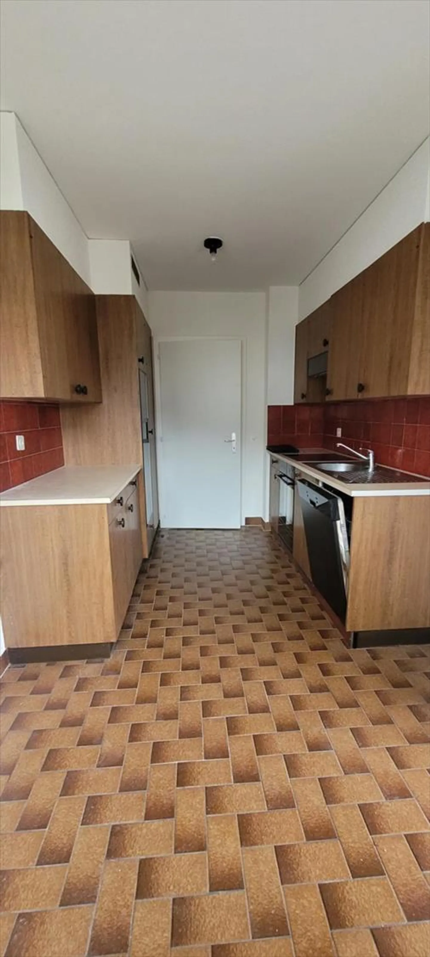 4.5 Room Apartment - Photo 2 of 11