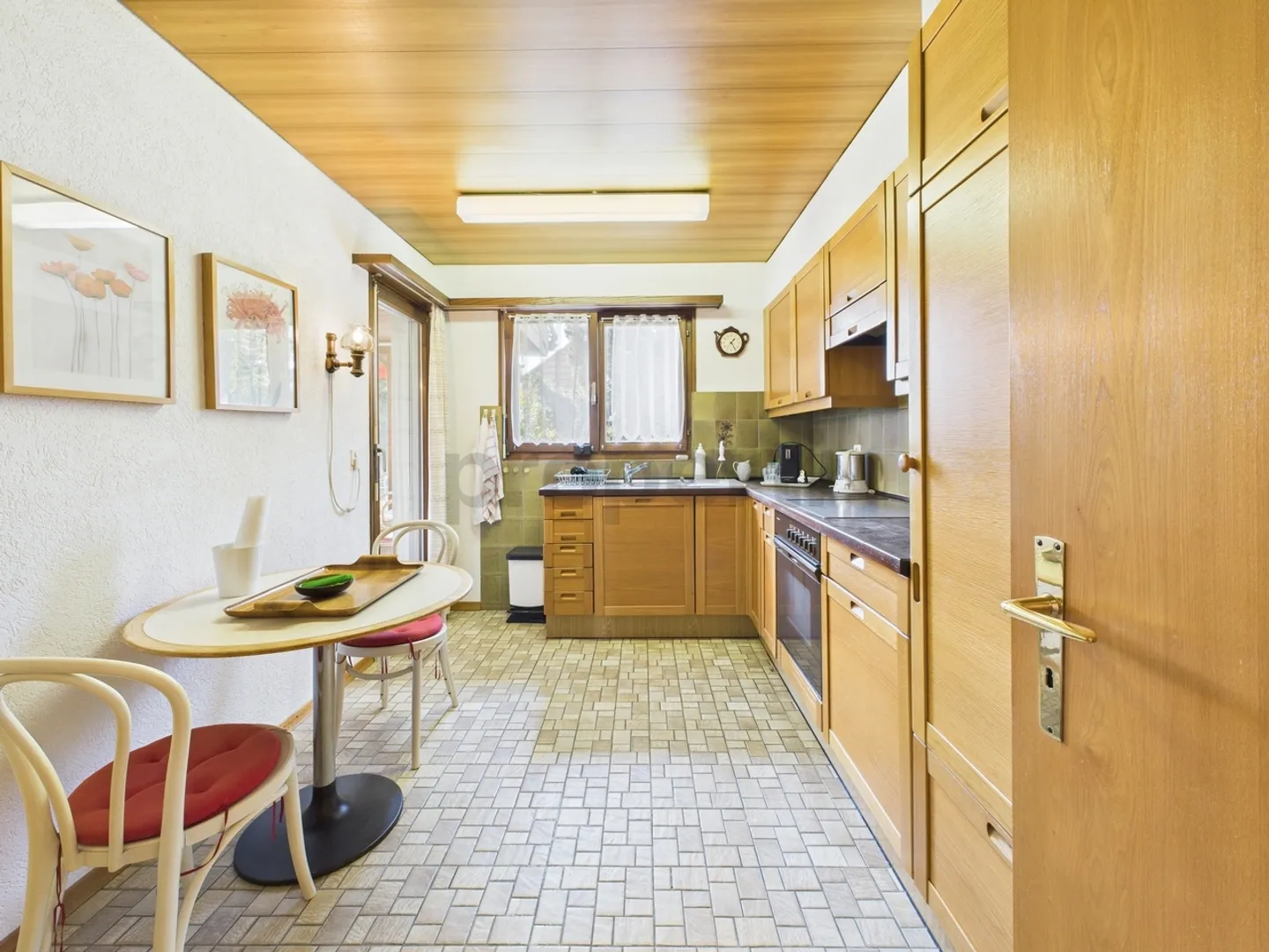 Reserviert! Einfamilienhaus mit grossem Potenzial in Aeschi - Foto 5 von 13