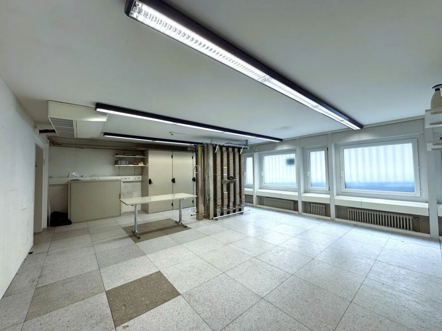 Flexible Gewerbefläche mit Licht - Foto 2 von 11