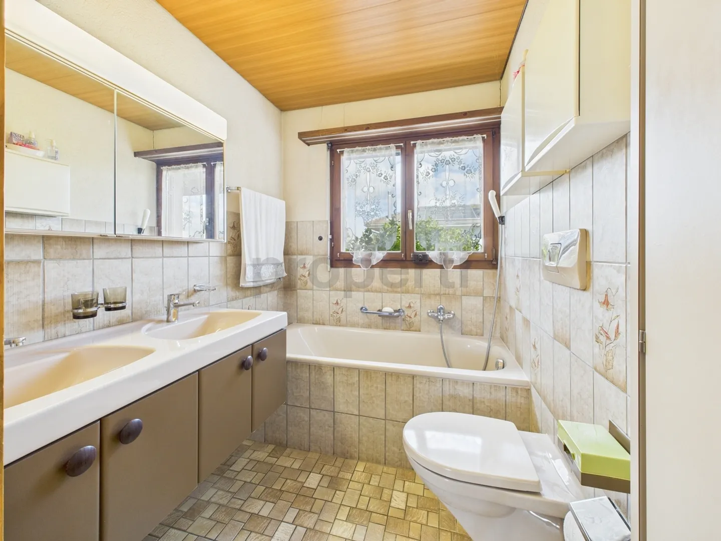 Reserviert! Einfamilienhaus mit grossem Potenzial in Aeschi - Foto 11 von 13