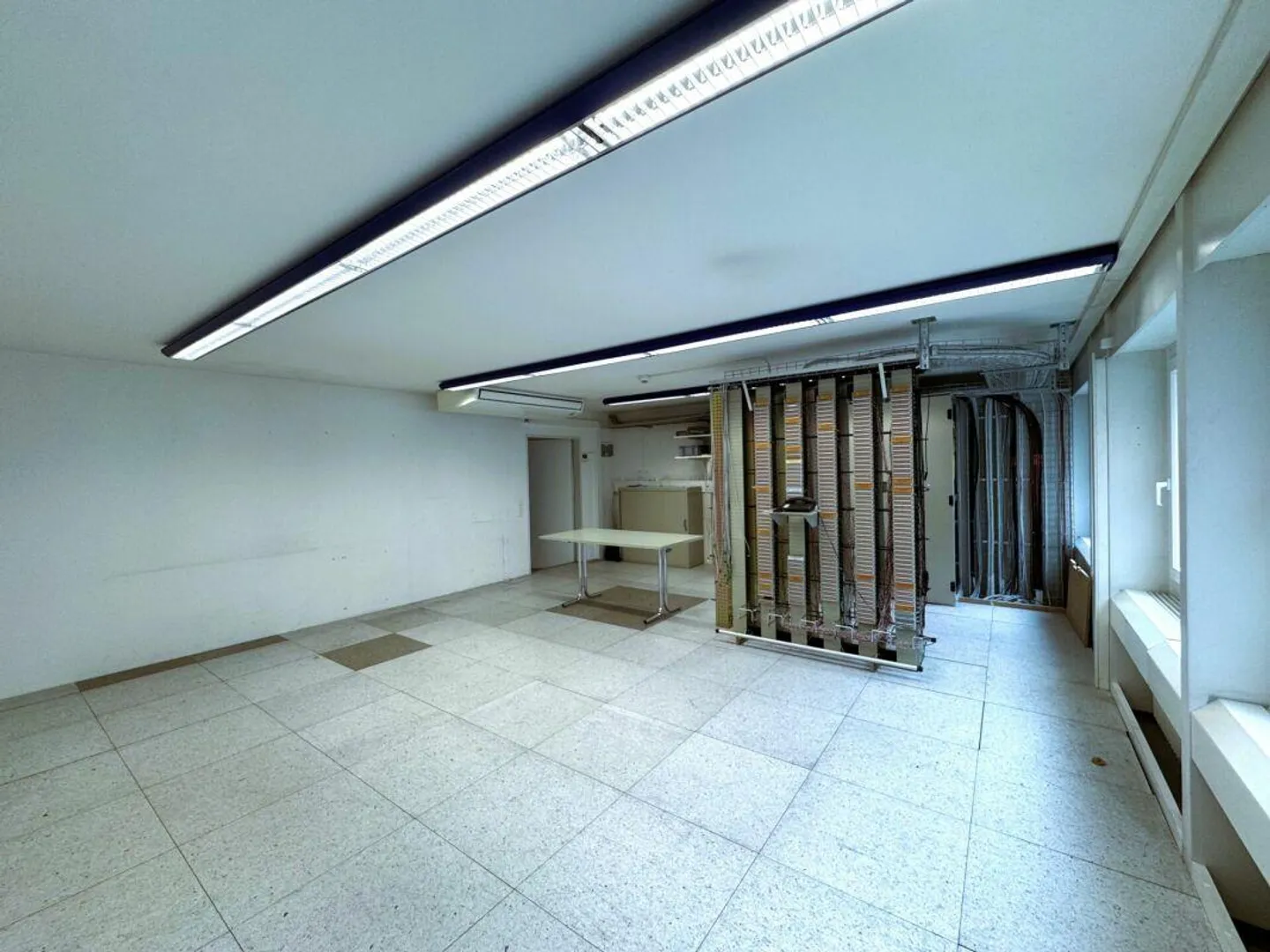 Flexible Gewerbefläche mit Licht - Foto 3 von 11