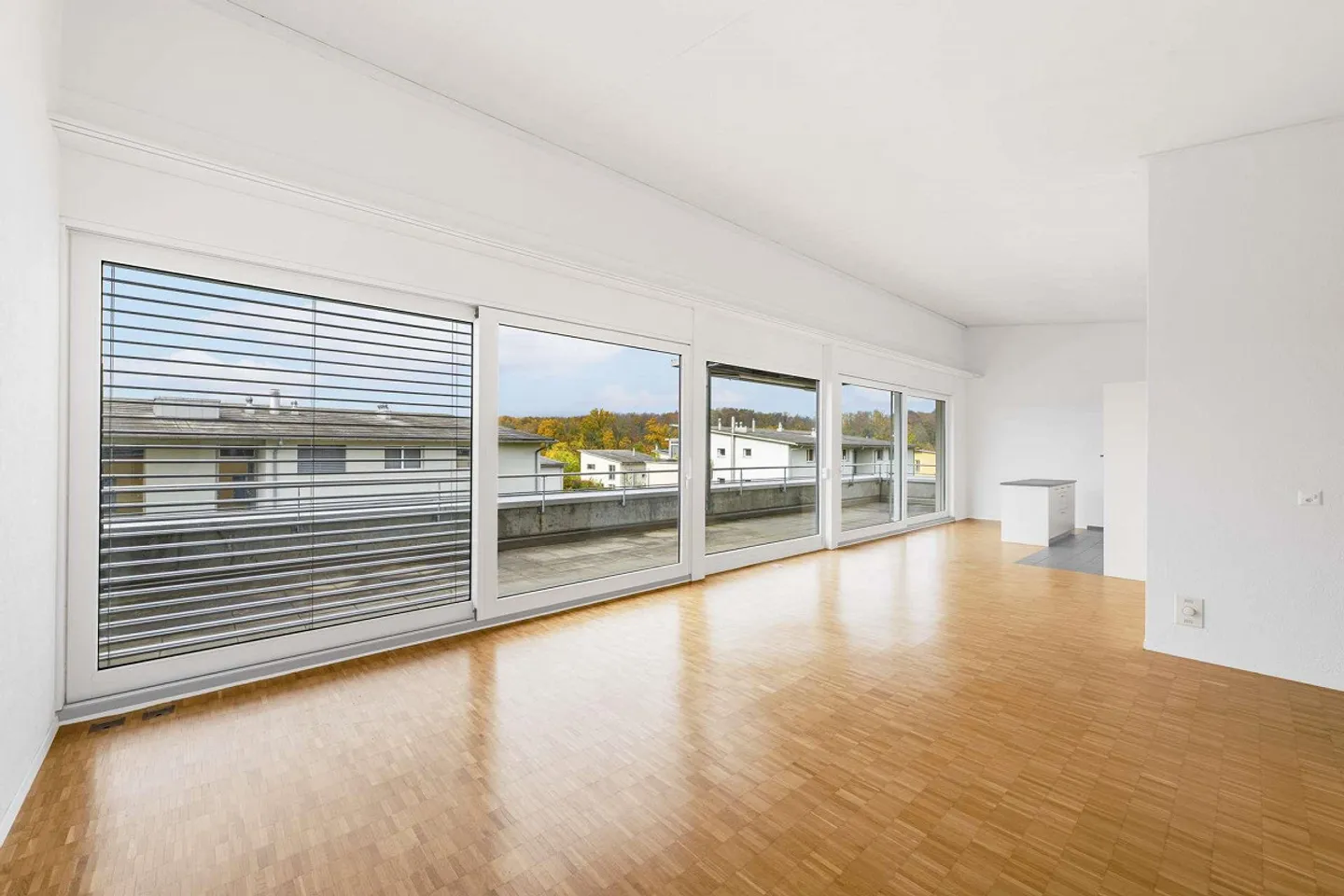 Appartamento attico luminoso di 4,5 stanze con grande terrazza - Foto 2 di 11