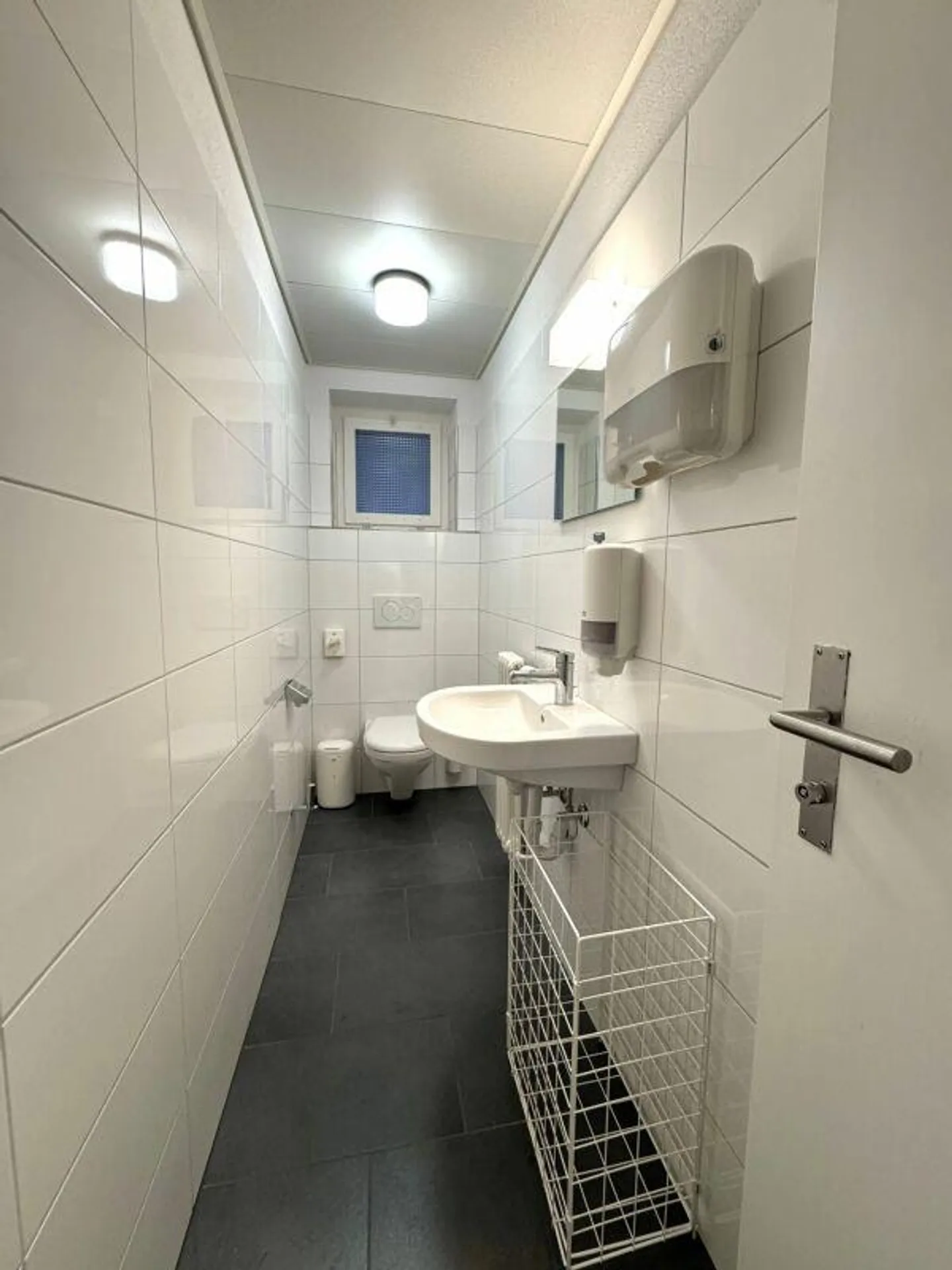 Flexible Gewerbefläche mit Licht - Foto 7 von 11