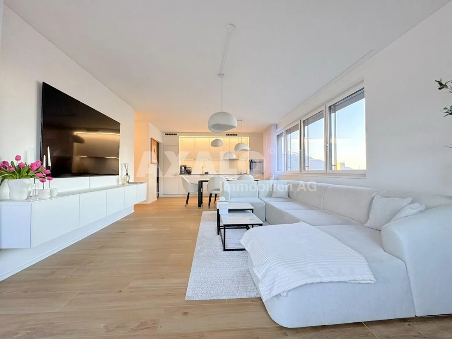 Vita urbana: nuovo appartamento di 3,5 locali al 4° piano con vista spettacolare - Foto 1 di 14