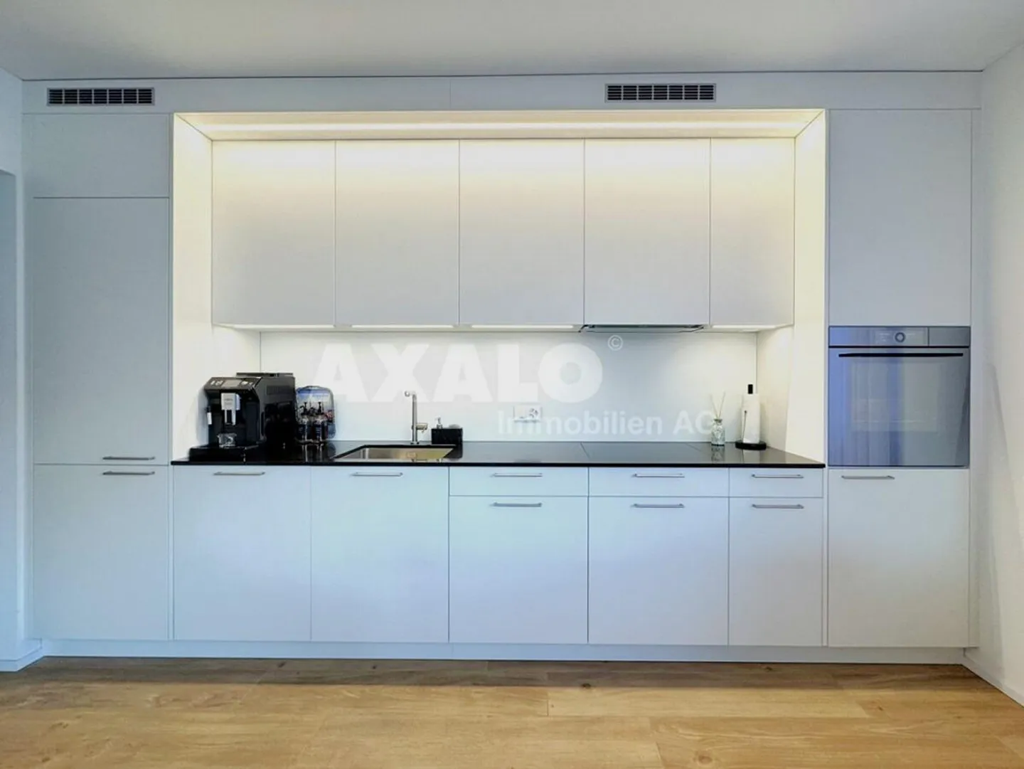 Vita urbana: nuovo appartamento di 3,5 locali al 4° piano con vista spettacolare - Foto 2 di 14