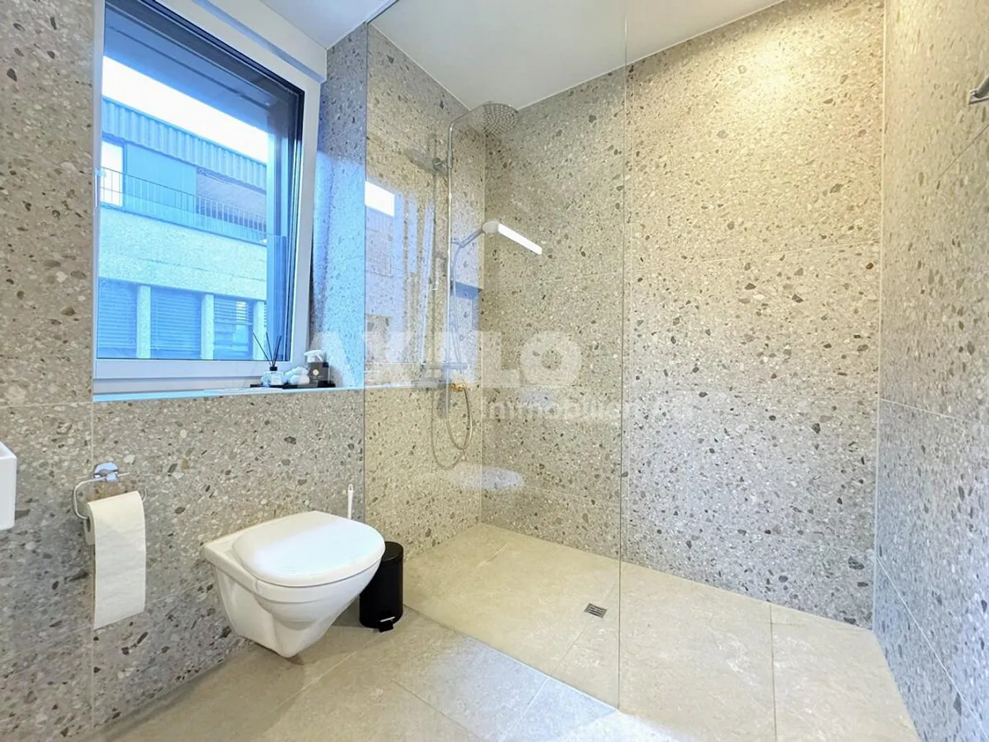 Vita urbana: nuovo appartamento di 3,5 locali al 4° piano con vista spettacolare - Foto 10 di 14