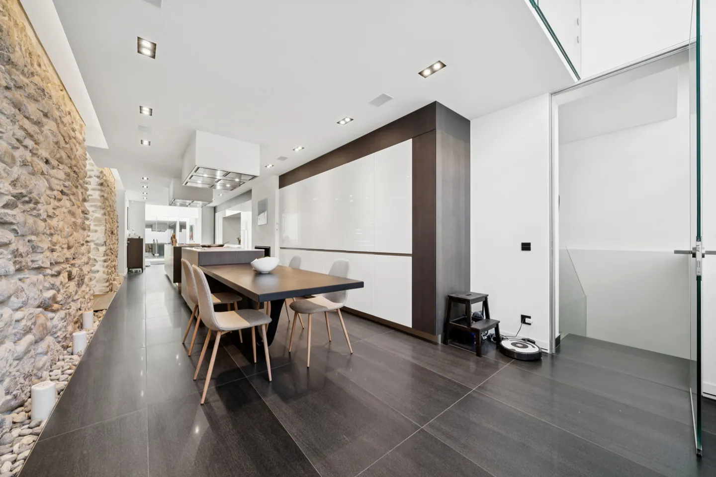 Luxe absolu et discrétion : ferme rénovée avec spa intérieur - Photo 6 sur 14