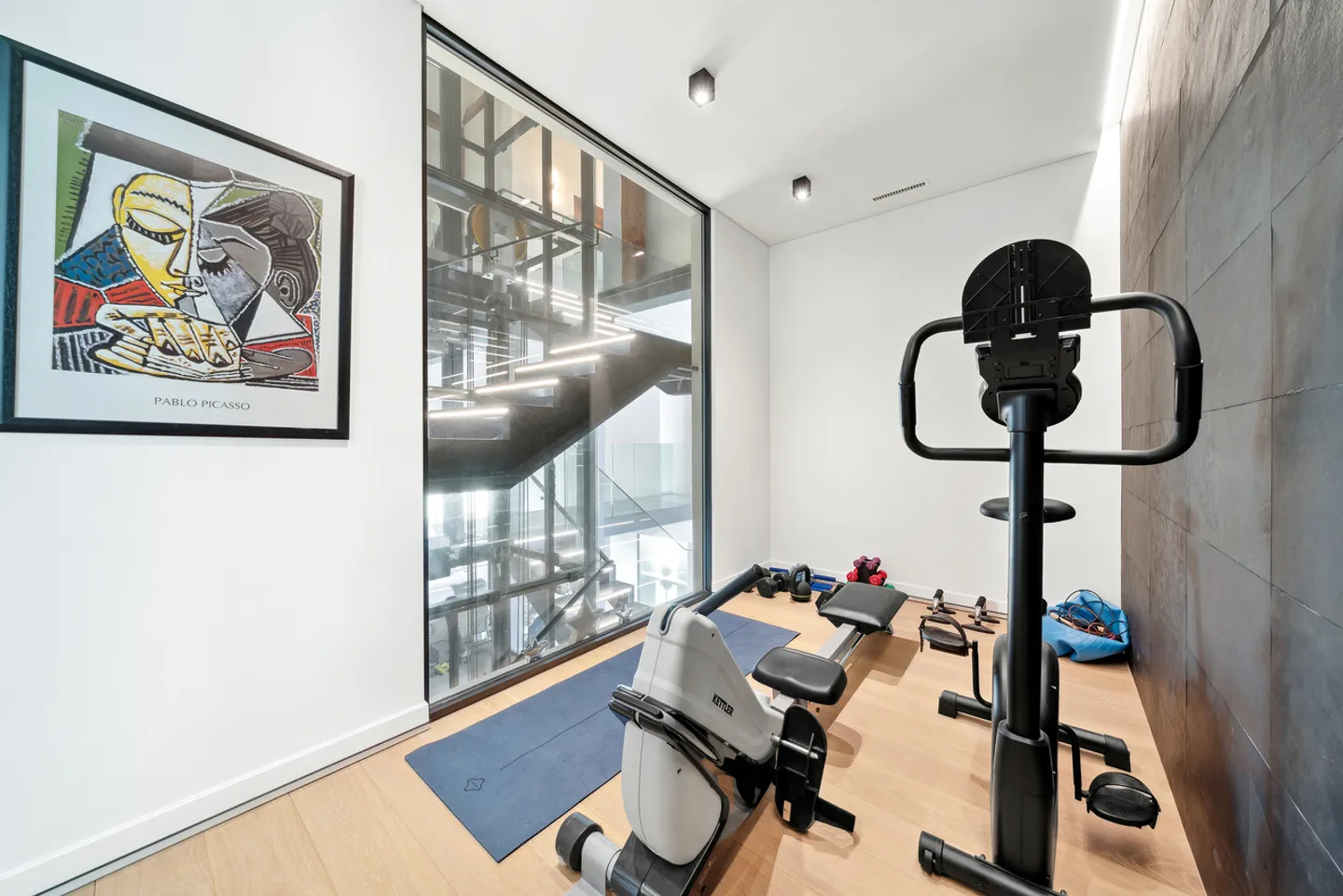 Luxe absolu et discrétion : ferme rénovée avec spa intérieur - Photo 8 sur 14