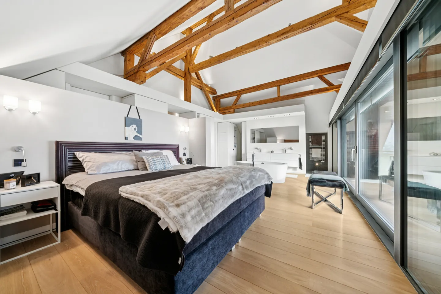 Luxe absolu et discrétion : ferme rénovée avec spa intérieur - Photo 11 sur 14