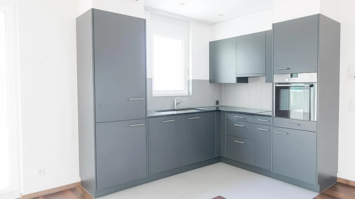 Attractive 3.5-room penthouse apartment with a view and generous... - Photo 2 of 9